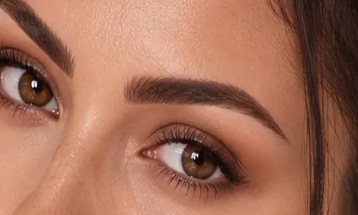 KI-Illustration: Permanent Make-up Augenbrauen-Stilinspiration, kein echtes Behandlungsergebnis