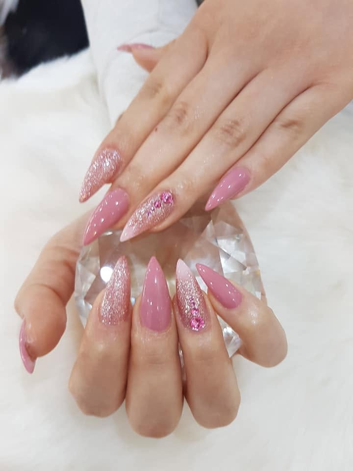 Maniküre und gepflegte Nägel bei Beautyline21 in Echterdingen